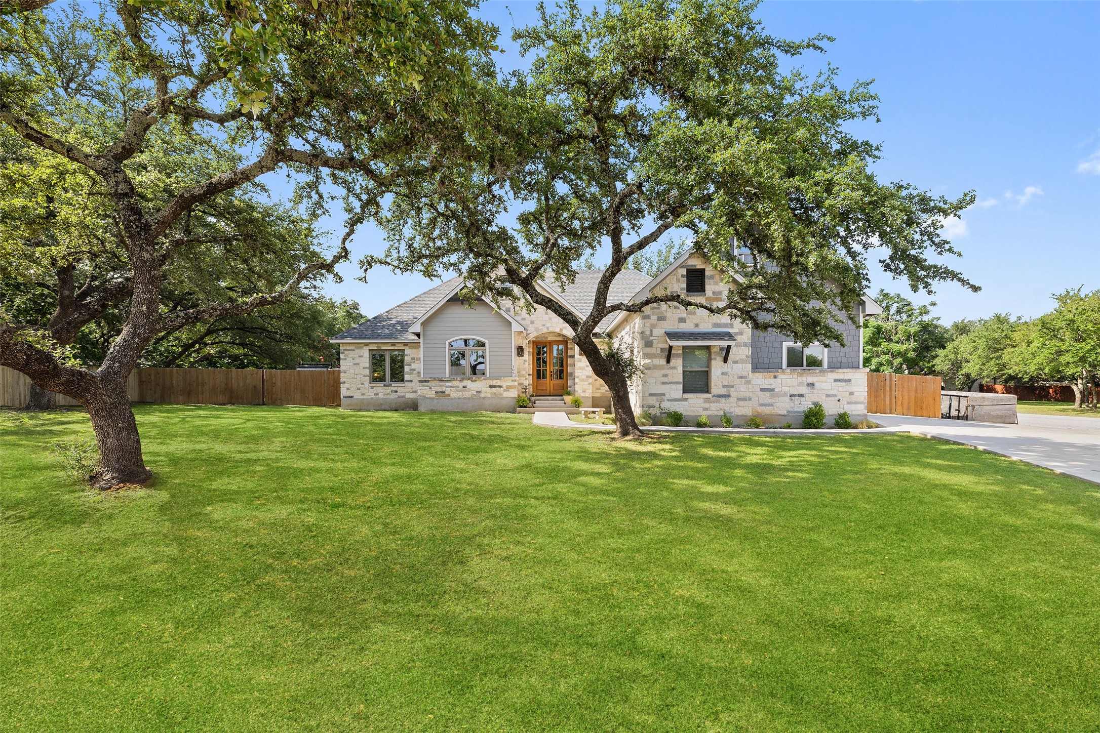 Winding Oak Dr, Johnson City, TX 78636