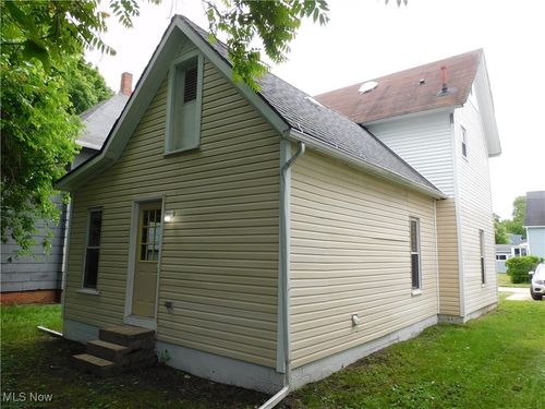 462 Monroe Street, Conneaut, OH, 44030 | Card Image