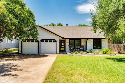 4805 Pelham Dr, Austin, TX, 78727-5828 | Card Image