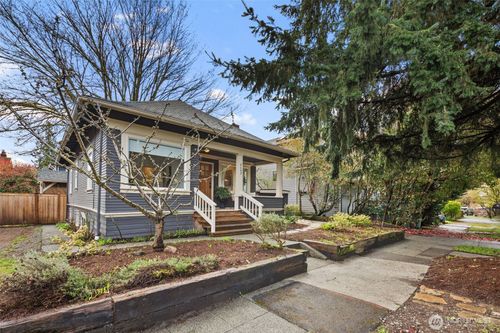 4642 Eastern Avenue N, Seattle, WA, 98103 | Card Image