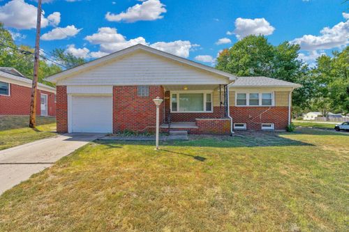 7417 E Lincoln St, Wichita, KS, 67207-2728 | Card Image