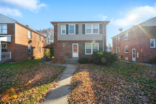 5307 W Hayes Ave, WEST ALLIS, WI, 53219-2225 | Card Image