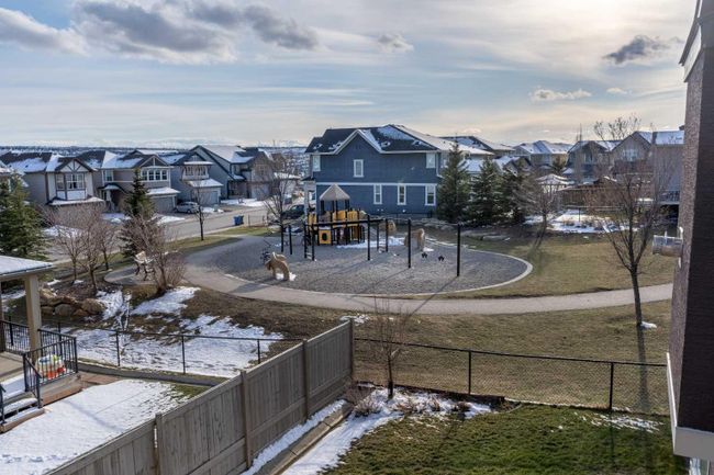 96 Evansview Manor, Home with 3 bedrooms, 2 bathrooms and 4 parking in Calgary AB | Image 5