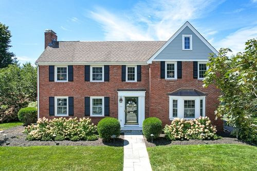48 Salisbury St, Winchester, MA, 01890-2437 | Card Image