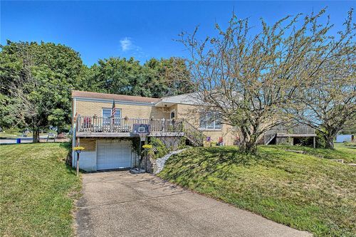 303 Thomas School Rd, Greensburg, PA, 15601-3986 | Card Image