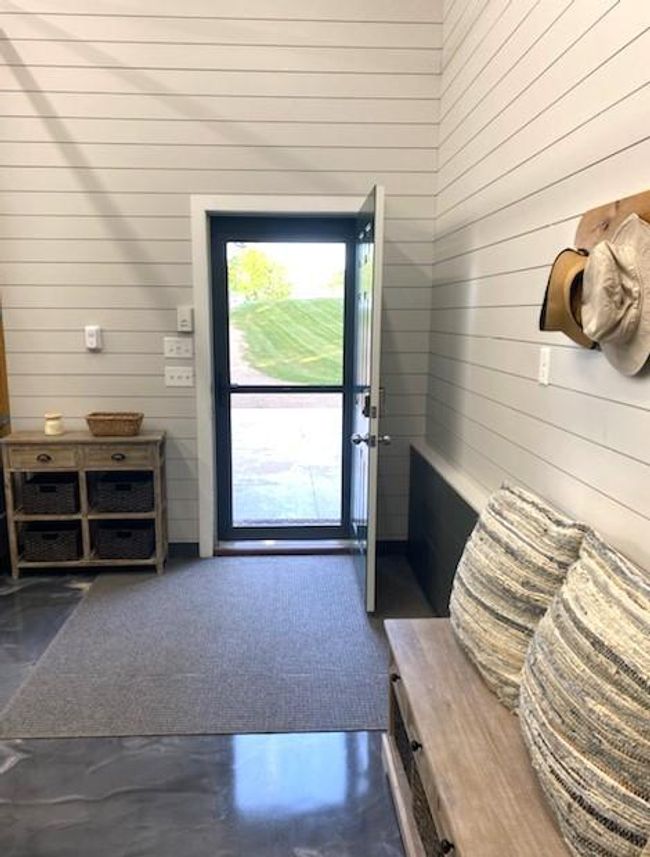Entry | Image 5