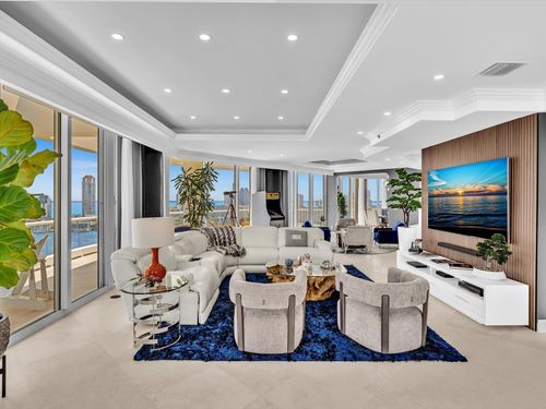 ph-06-7000 Island Blvd, Aventura, FL, 33160-2405 | Card Image