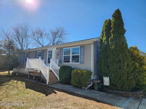 96 Woodchuck Pkwy, Whiting, NJ, 08759-3638 | Card Image