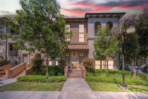 135 Neptune, Irvine, CA, 92618-1198 | Card Image