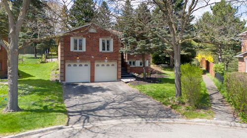 12 Archer Crt, Brampton, ON, L6Z3J3 | Card Image