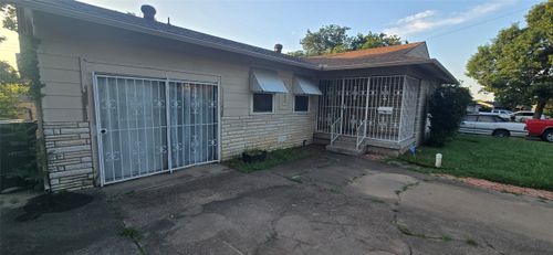 12052 Bellafonte Dr, Dallas, TX, 75243-3622 | Card Image