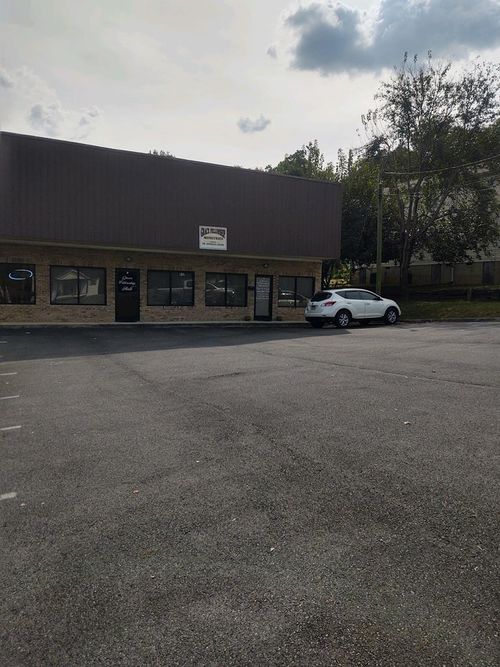 512 Martin Luther King Jr Blvd, DALTON, GA, 30721-9602 | Card Image