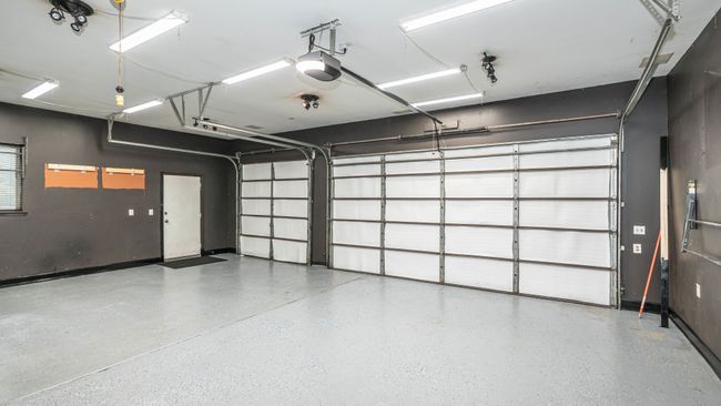Heated garage | Image 51