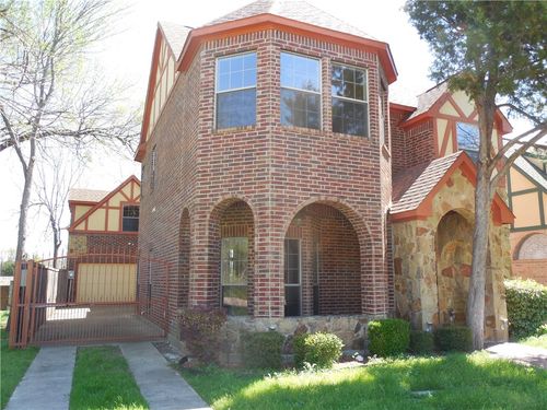 504 Phillip Dr, Cedar Hill, TX, 75104-3058 | Card Image