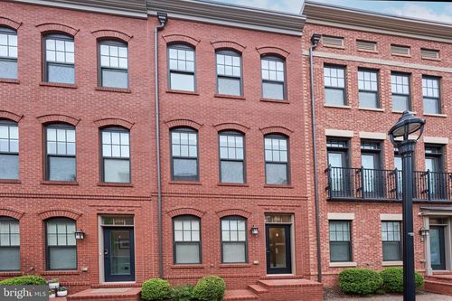 256 Bluemont Branch Ter Se, LEESBURG, VA, 20175-3752 | Card Image