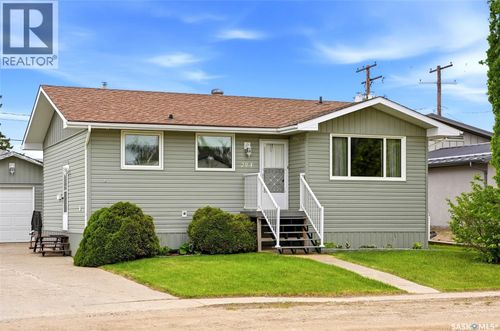 204 1st Ave, Vibank, SK, S0G4Y0 | Card Image