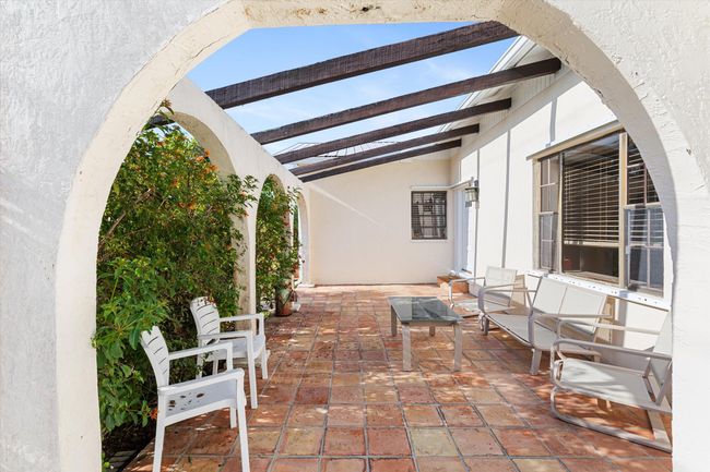 Entry Way | Image 4