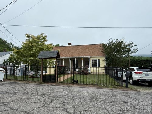 709 Dixie Ave Nw, Valdese, NC, 28690-2209 | Card Image