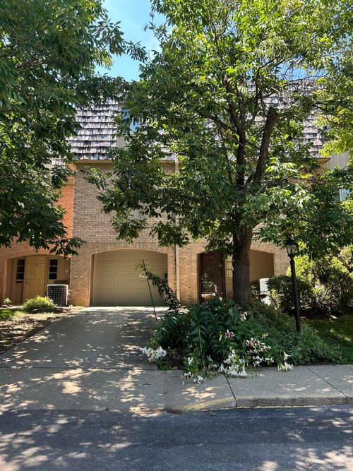 3364 Montavesta Rd, Lexington, KY, 40502-3512 | Card Image