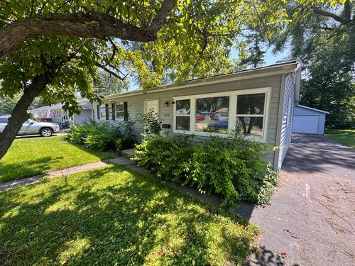 2105 N Grove Avenue, WAUKEGAN, IL, 60085 | Card Image