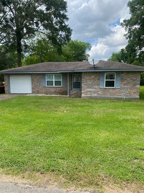 350 W Smith St, Sour Lake, TX, 77659-3850 | Card Image