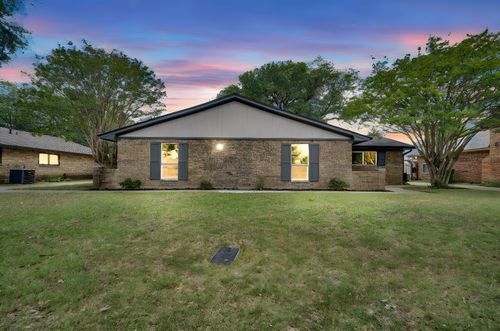 411 Gingerbread Lane, Waxahachie, TX, 75165 | Card Image