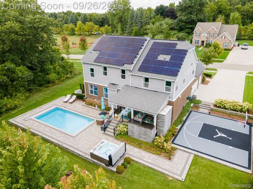 258 Westbrooke Dr, Oakland, MI, 48363-1683 | Card Image