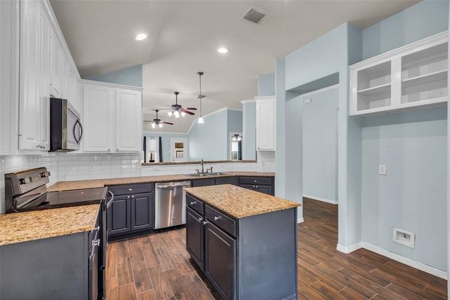16110 Sealander Ct, House other with 3 bedrooms, 2 bathrooms and 2 parking in Crosby TX | Image 10