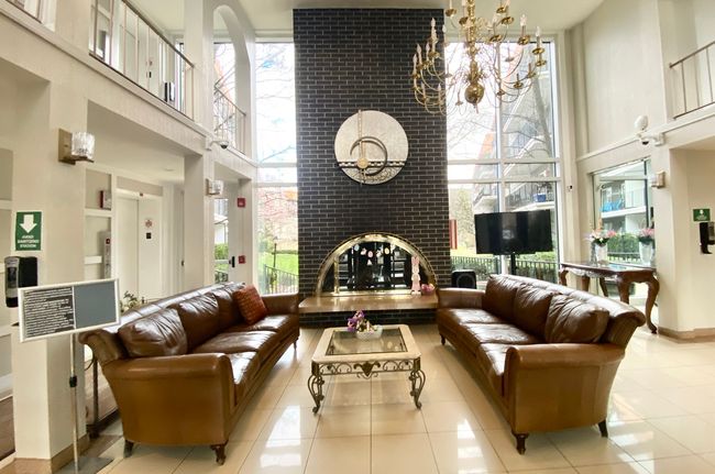 Building lobby | Image 21