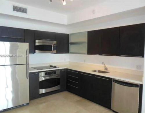 1811-90 Sw 3rd St, Miami, FL, 33130-4022 | Card Image