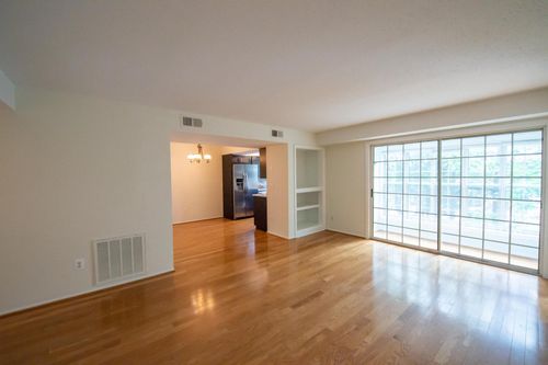 c-120 Fort Evans Rd Se, LEESBURG, VA, 20175-4135 | Card Image