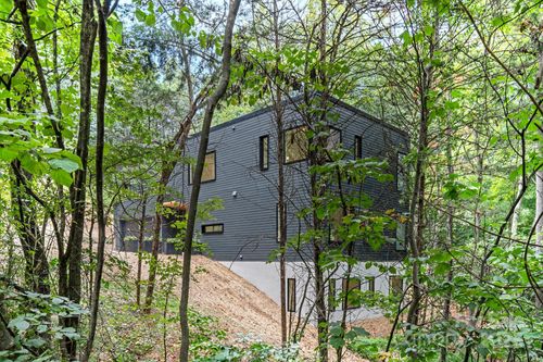 801 Autumnwood Ln, Charlotte, NC, 28213-5717 | Card Image