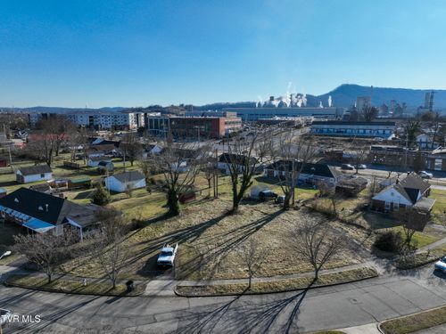 524 Sequoyah Dr, Kingsport, TN, 37660-3638 | Card Image