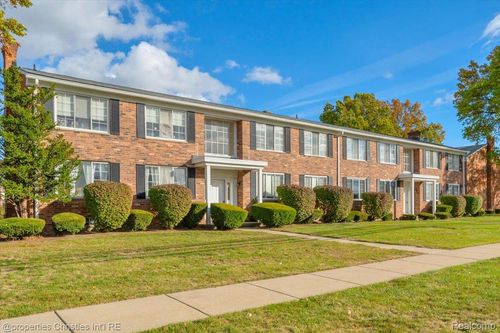 129-29654 Hoover Rd, Warren, MI, 48093-3423 | Card Image