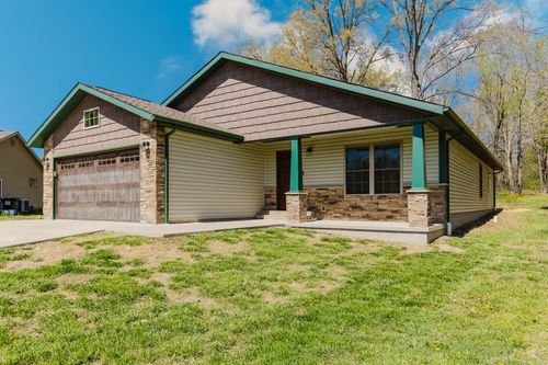 318 N Whitney Ln, Marion, IL, 62959-5083 | Card Image