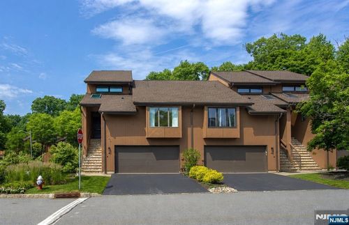 41 Sullivan Dr, West Orange, NJ, 07052-2260 | Card Image