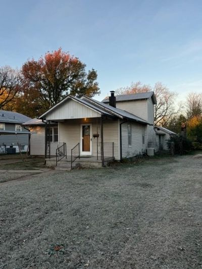 221 S Clarence, House other with 2 bedrooms, 1 bathrooms and null parking in Wichita KS | Image 2