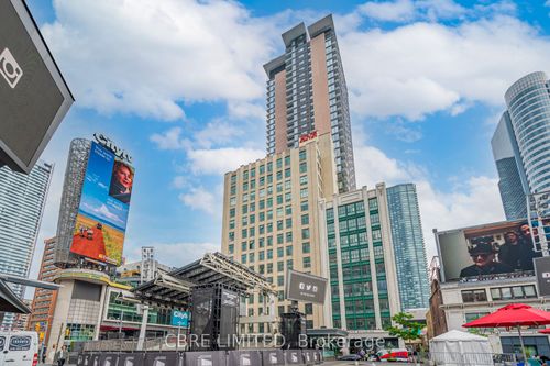 600-21 Dundas Sq, Toronto, ON, M5B1B7 | Card Image
