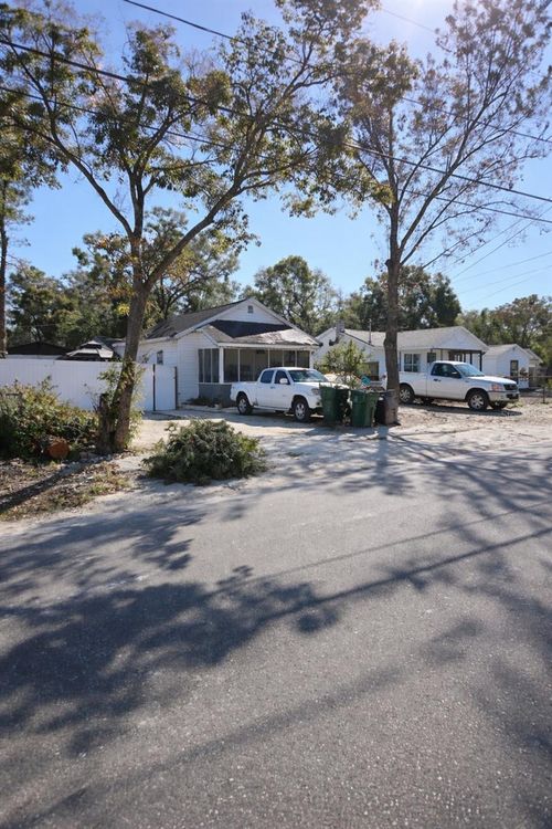10115 N N 14th St, TAMPA, FL, 33612-6929 | Card Image