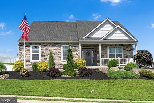 11 Bisbee Dr, Leesport, PA, 19533-8667 | Card Image