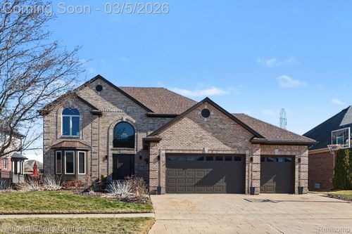 50374 Nesting Ridge Dr, Macomb, MI, 48044-1382 | Card Image