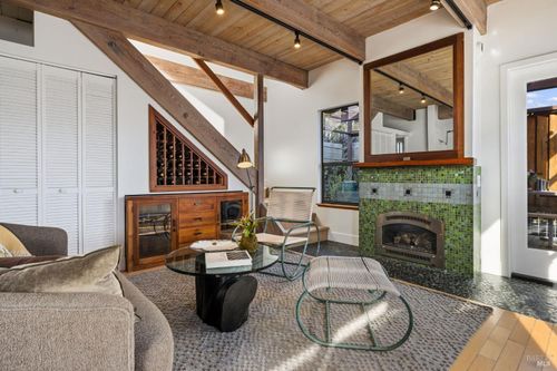 1 Issaquah Dock, Sausalito, CA, 94965-1338 | Card Image