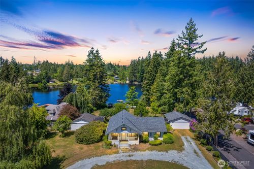 8203 Lakewood Rd, Stanwood, WA, 98292-9102 | Card Image