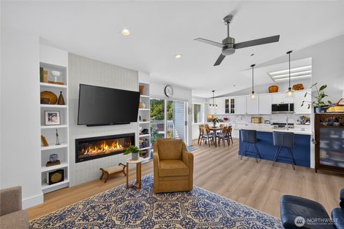 a-301-1510 Skyline Way, Anacortes, WA, 98221-2991 | Card Image