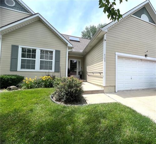 92-4300 S Coachman Dr, Independence, MO, 64055-7659 | Card Image