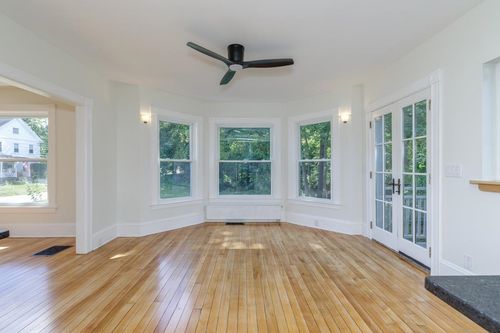 17 Clarke St, Concord, NH, 03301-4604 | Card Image