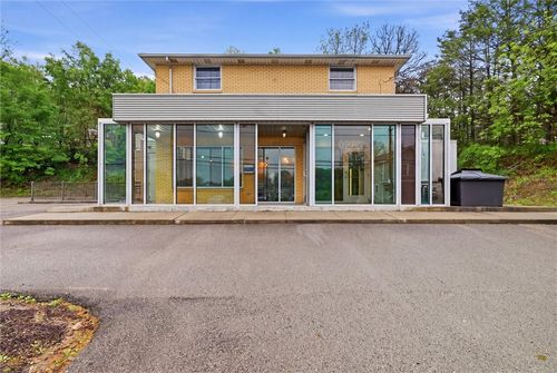 1017 Highland Ave, Greensburg, PA, 15601-4319 | Card Image