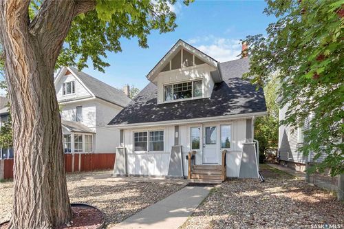 931 7th Ave N, Saskatoon, SK, S7K2V7 | Card Image
