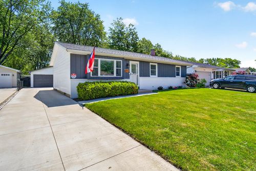 8915 17th Ave, Kenosha, WI, 53143-6805 | Card Image
