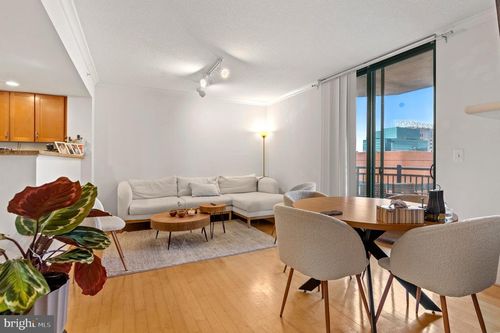 apt-2504-414 Water St, BALTIMORE, MD, 21202-3284 | Card Image